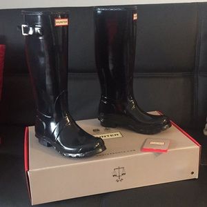 Hunter Black Tall Gloss Boots New with Box!